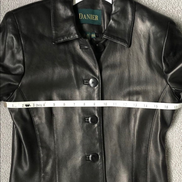 Danier Black Leather Jacket Size 6-8 EUC - Picture 6 of 6